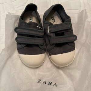 Zara leather velcro sneakers. 9C NWT
